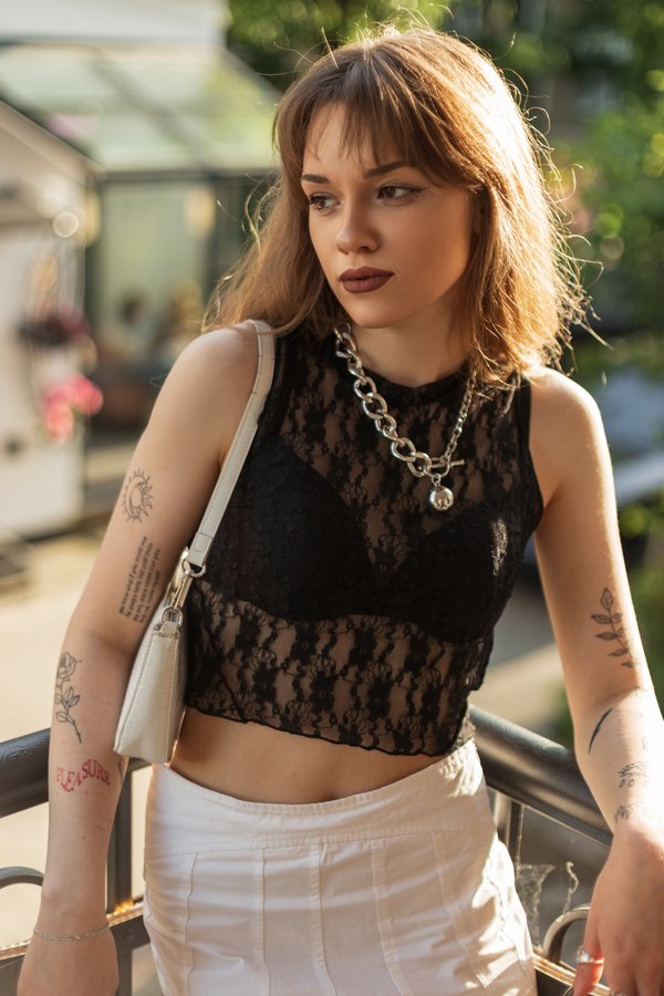 Découvrez les meilleurs hauts sexy à prix réduits !